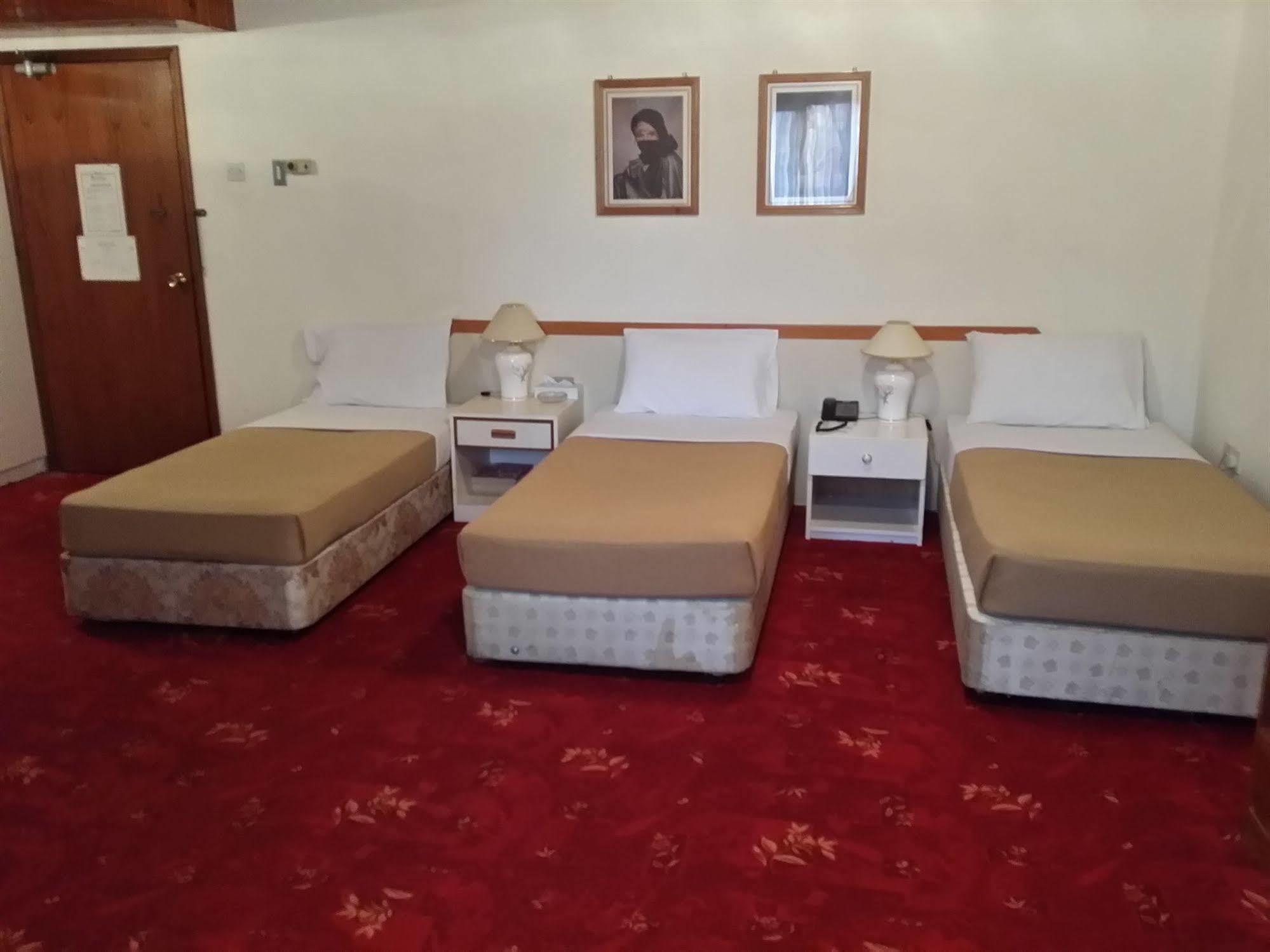 Atlas Hotel Манама Екстериор снимка