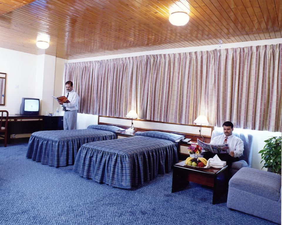 Atlas Hotel Манама Екстериор снимка